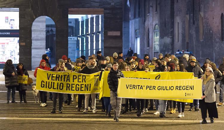 Verità per Regeni : corteo e fiaccolata