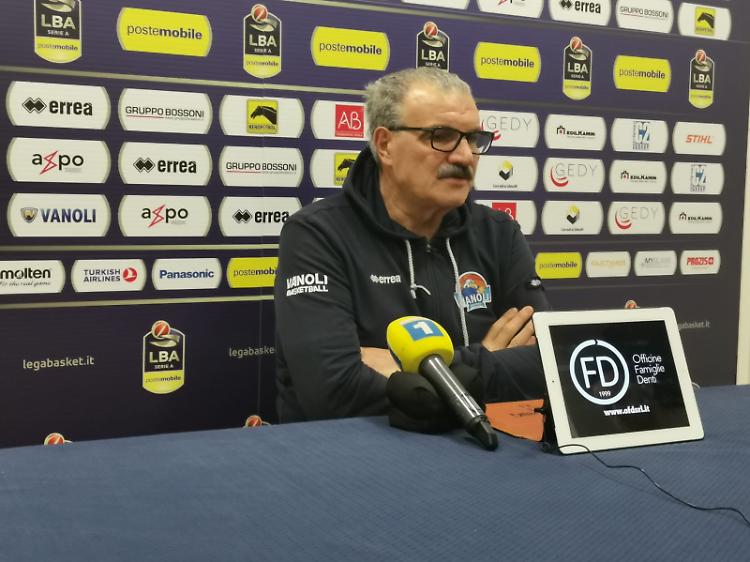 Meo Sacchetti: “Con Bologna voglio vedere la faccia giusta della mia squadra”