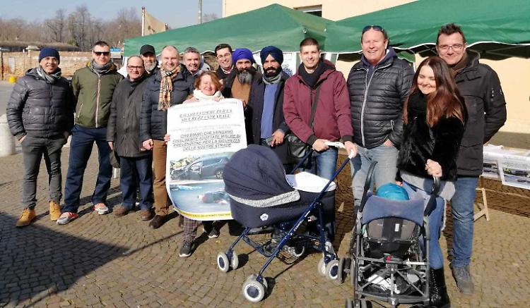 Cittadini in coda per un'Asolana pi&ugrave; sicura