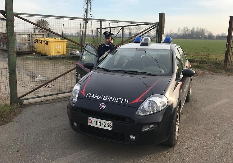 Tenta di rubare in discarica, preso e denunciato