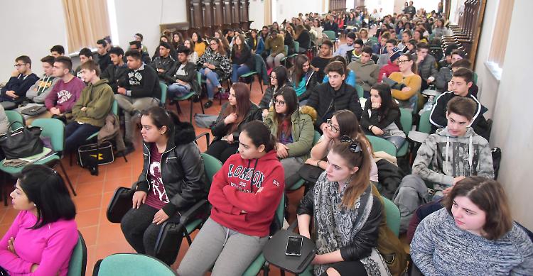 Santa Chiara, studenti giudici e avvocati