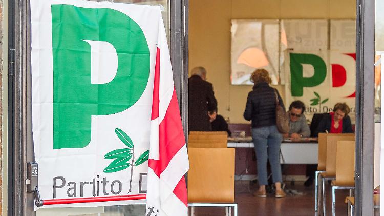 Primarie del Pd, affluenza alle 12: 858 votanti a Cremona, 3.362 in provincia