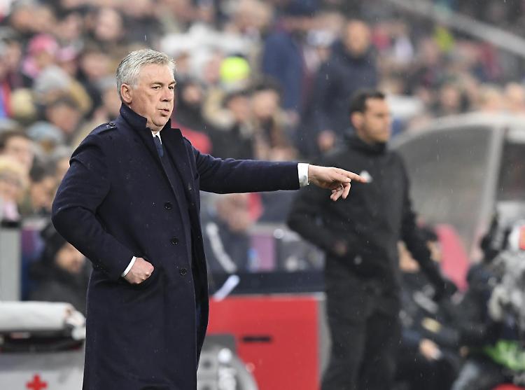 Europa League, Napoli ai quarti      