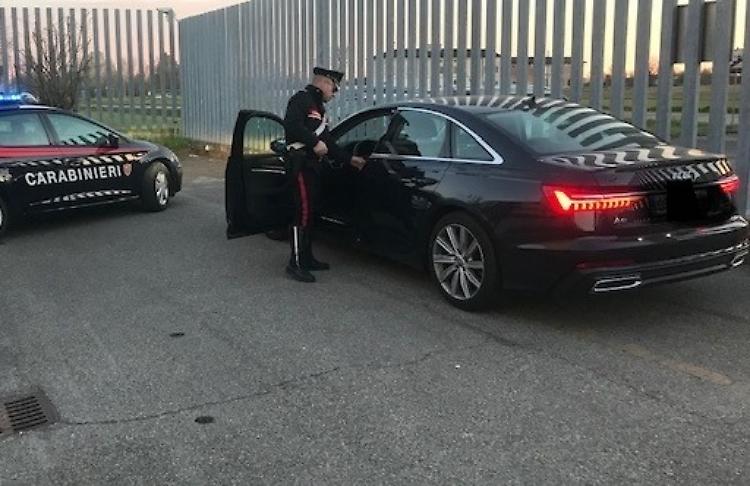 Fermato su auto rubata, denunciato 45enne