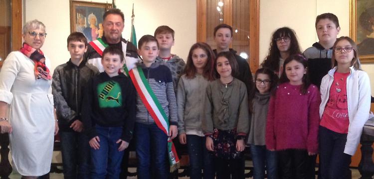 L'undicenne Lorenzo eletto nuovo baby sindaco
