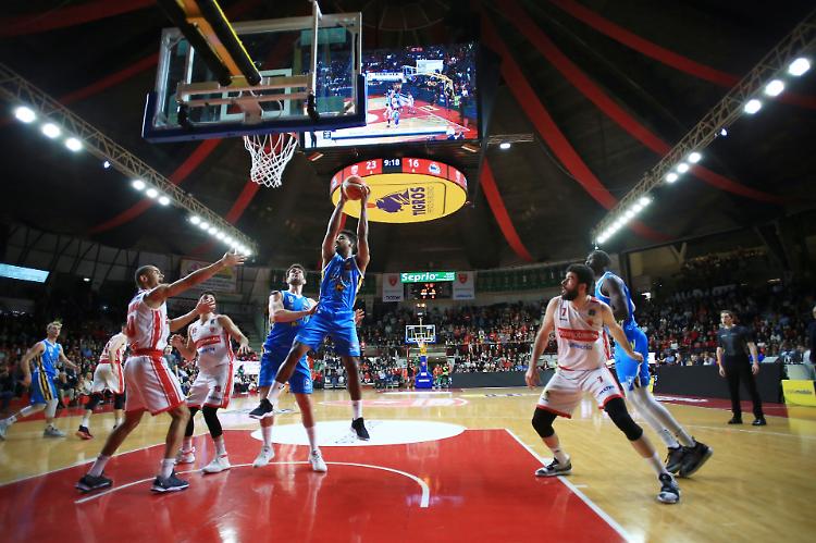 Semaforo rosso a Varese:  Vanoli battuta 83-64