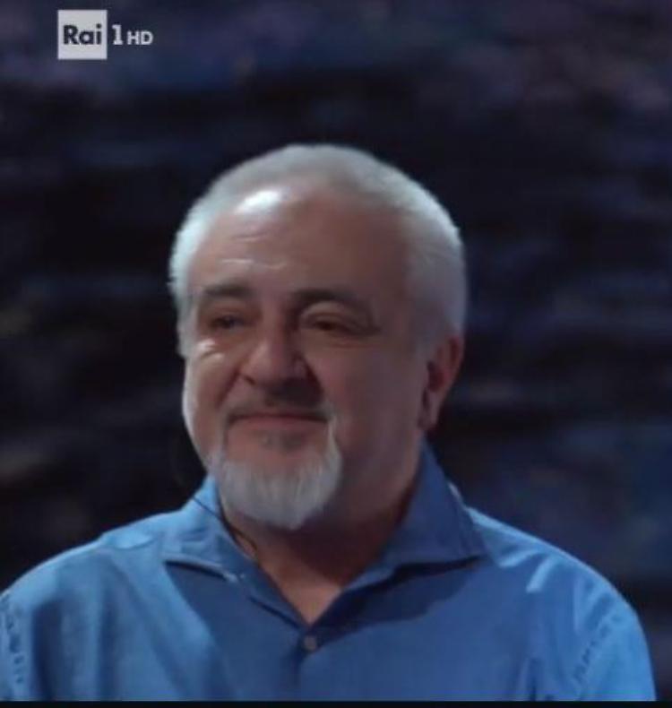 Il piano di Cipelli suona per le due signore della canzone