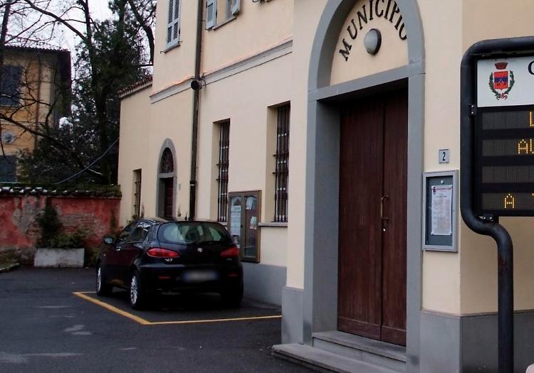 «La pace non si fa così». Minoranza contro il Comune