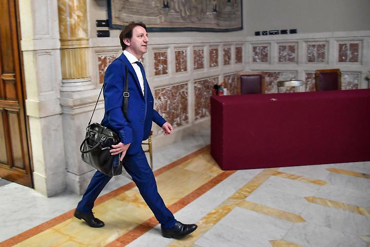 Inps, Meloni: Di Maio e Conte chiariscano sullo stipendio di  Tridico