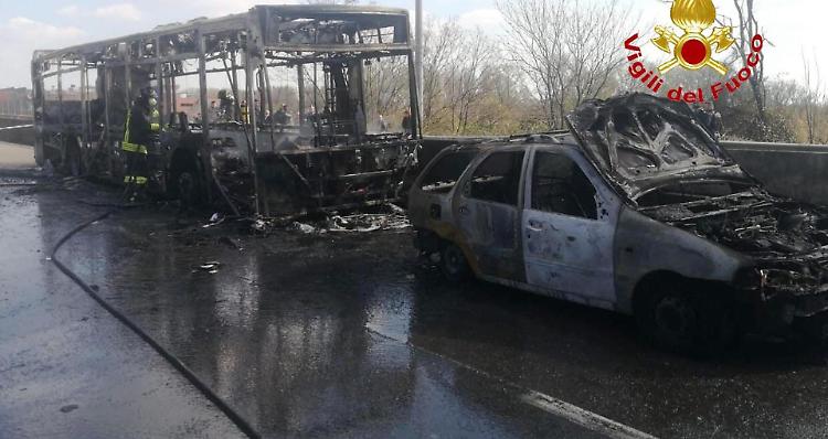 Bus dirottato: 'Azioni legali' da Comune, Agenzia Tpl e Provincia