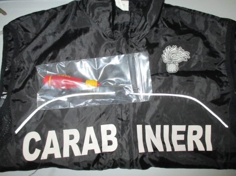 Aggredisce e ferisce due persone, arrestato 18enne