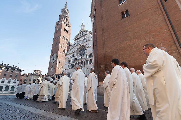 Giovedì Santo, la messa crismale nella cattedrale di Cremona