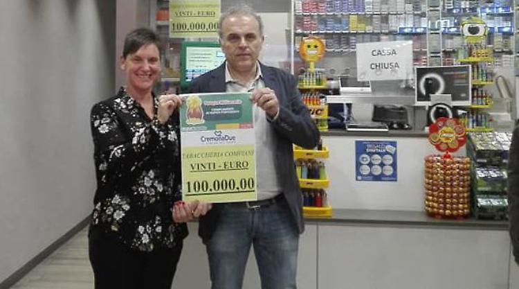 Sorpresa di Pasqua, gioca nove euro e ne vince centomila