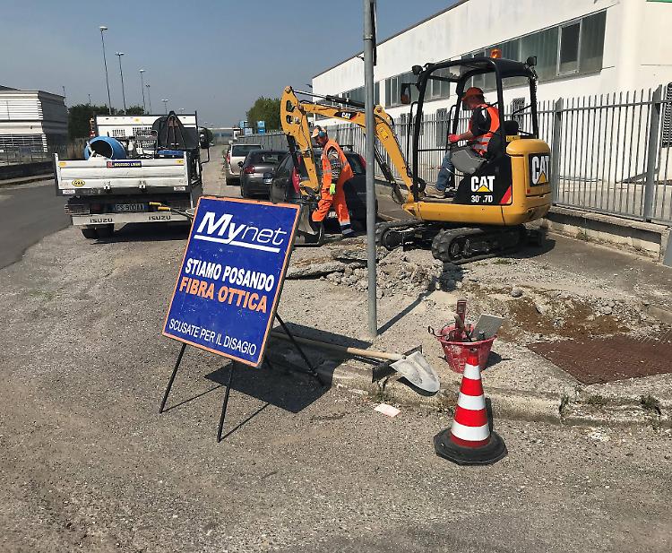Nove chilometri di fibra ottica, internet super per le aziende