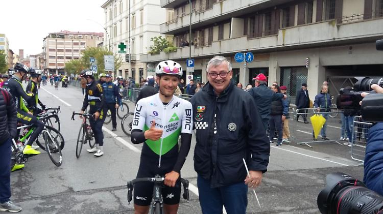 E' partito il Circuito del Porto, al via 160 corridori