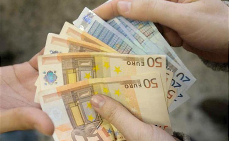 In fuga con i soldi, contatta l’anziana madre