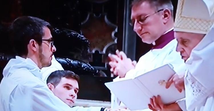 Caorso, don Aldo nuovo sacerdote. Ordinato dal papa
