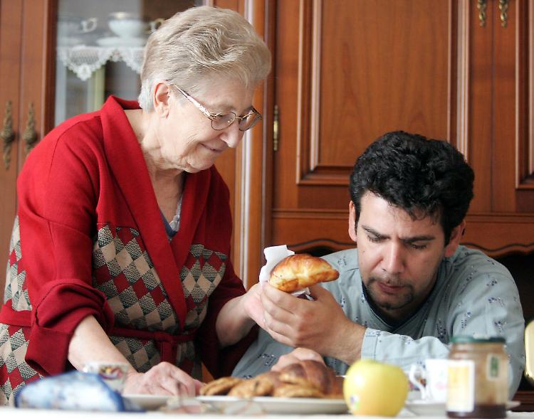 Mammoni ancora in casa, Italia prima tra i grandi paesi della Ue