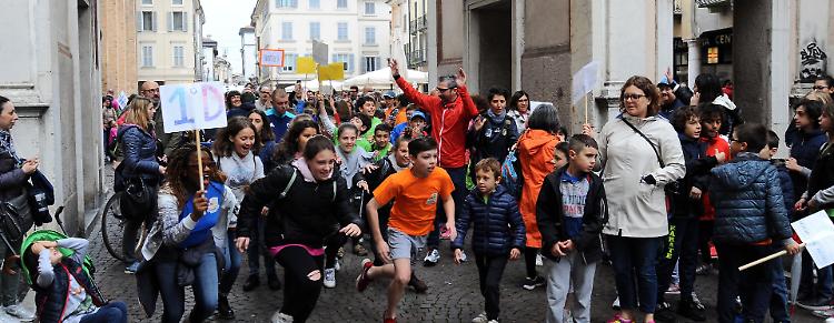 Marcia, in 500 sfidano le nuvole