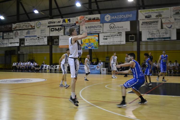 Playoff incandescenti a Soresina, fine match con rissa