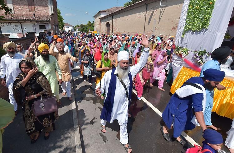 Nagar Kirtan, i Sikh in festa