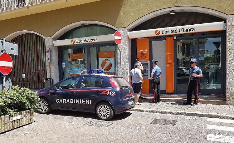 Skimmer nel bancomat, caccia aperta alla banda dei clonatori