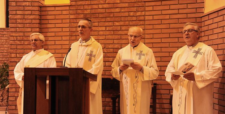 Veglia di preghiera con i gay: «Non fermiamoci qua, camminiamo insieme»