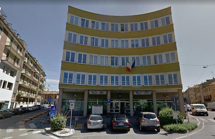 Inps, nuova sede e veleni  