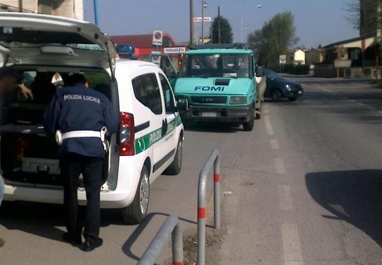 Vigili in azione,  locali nel mirino