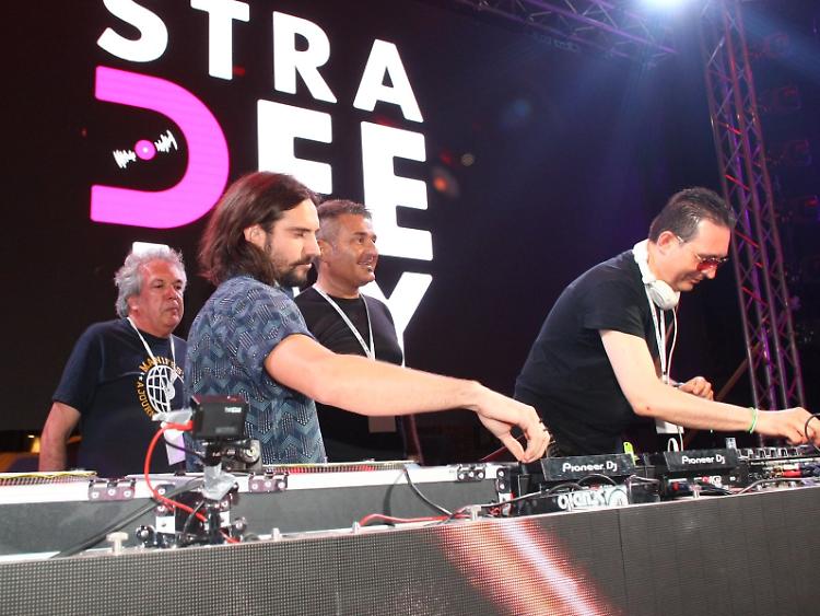 StraDeejay, votate il vostro dj preferito
