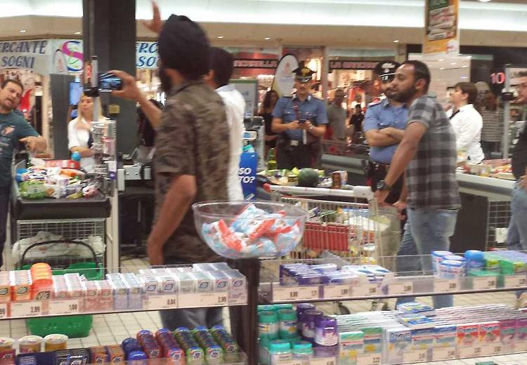 Lavoratori a casa, "Azione legale per tutelarli"