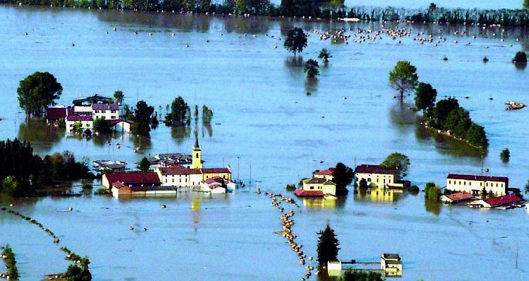 Alluvionati, "Ora basta pagare"