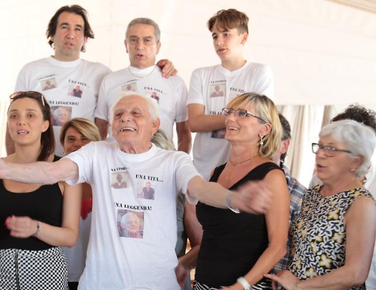 L'ugola d'oro del nonno-corista. Festa per Giacomino