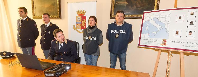Caporalato,  la banda patteggia