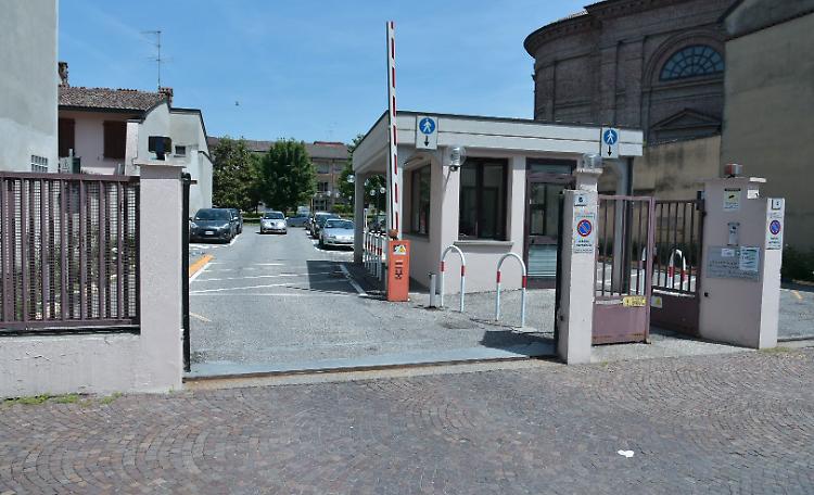 Busi, aria condizionata ko: blitz dei Nas