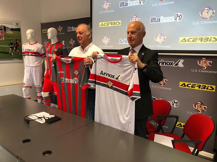 Cremonese, presentate le nuove maglie