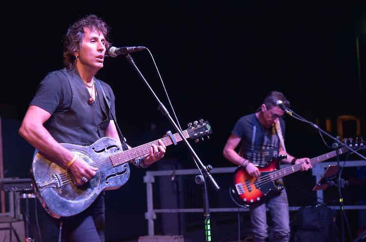 Emozioni e rock britannico con i Dire Strato 