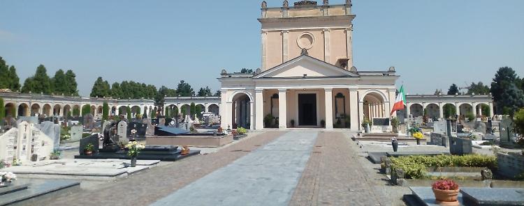 Cimitero, furti continui: 'Adesso le telecamere'