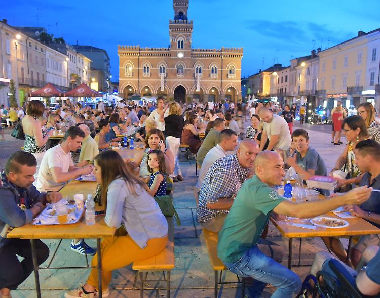 Giovedì d'estate, listone gremito per il gran finale