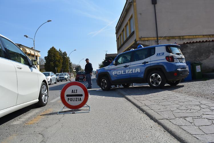 Immigrazione, 39 accompagnamenti alla frontiera