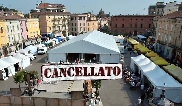 La festa  cambia pelle
