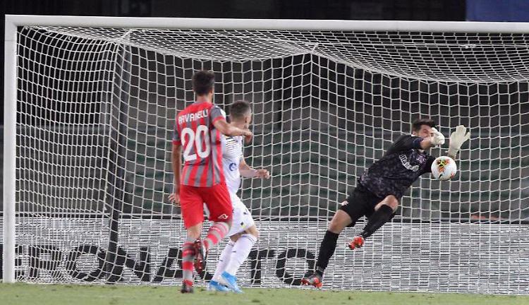 Cremonese inarrestabile espugna il Bentegodi