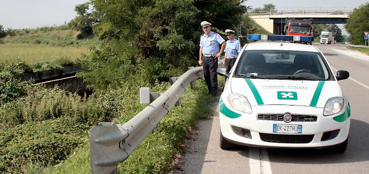 In scooter senza patente e assicurazione, multa da 6.200 euro