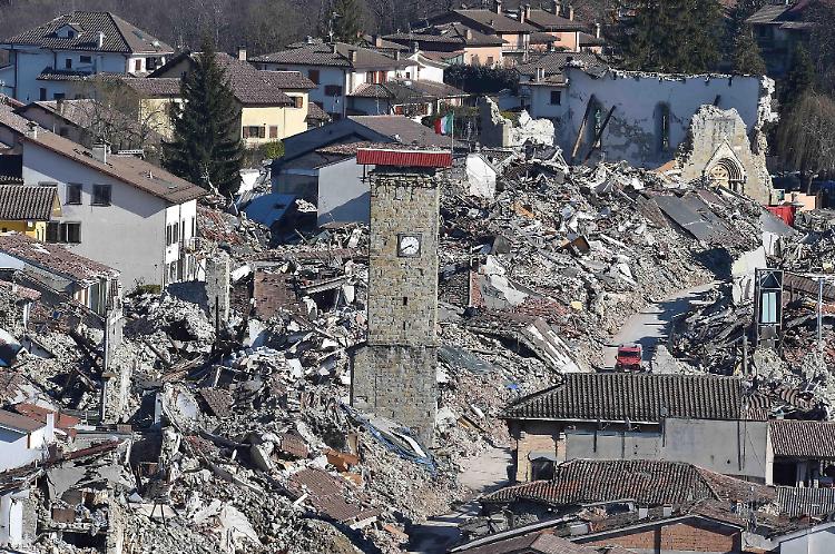 Terremoto ad Amatrice, il vescovo di Rieti: «Troppe parole vuote»