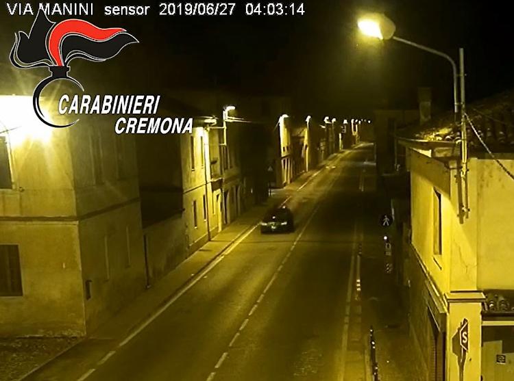 La notte brava: raid incendiario e rissa, due denunciati