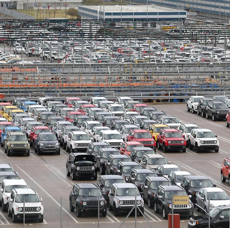 Auto nuove a Cremona, Volkswagen regina di luglio