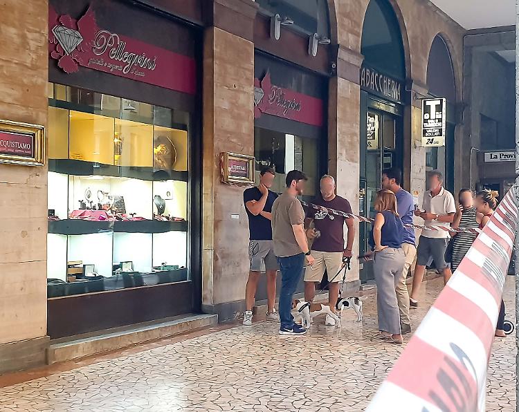 Assalto da Pellegrini, il rapinatore aveva già colpito 