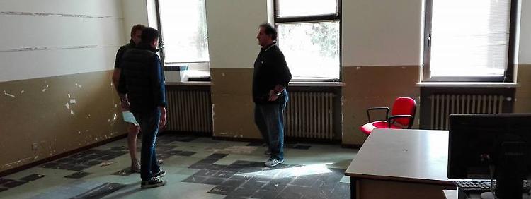 Lavori alle  medie Manzoni, slitta la prima campanella