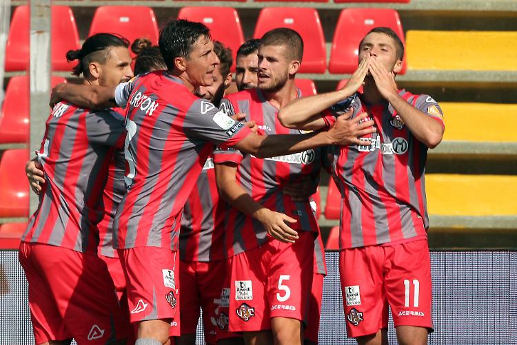 Riscatto grigiorossoCrotone battuto 2-1