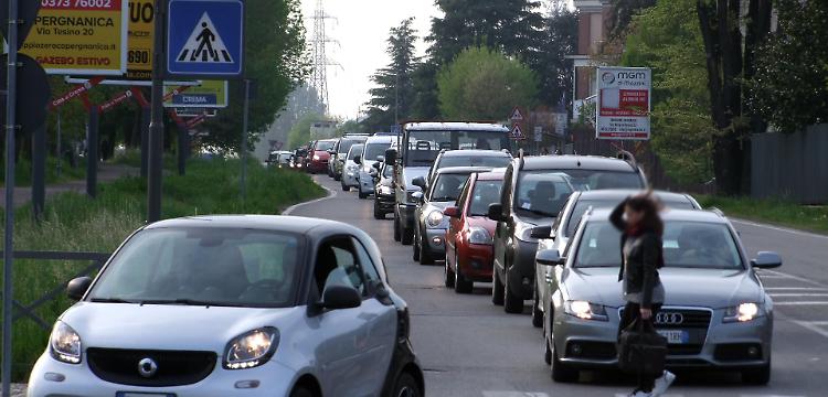 Crema nella morsa del traffico, prigionieri di 3 milioni di auto